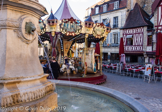 Merry-go-round and old restaurants, Centre ville, Dijon